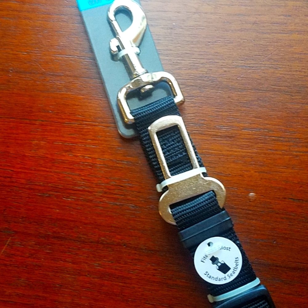 PetWear Seat Belt Restraint - Fits all dogs